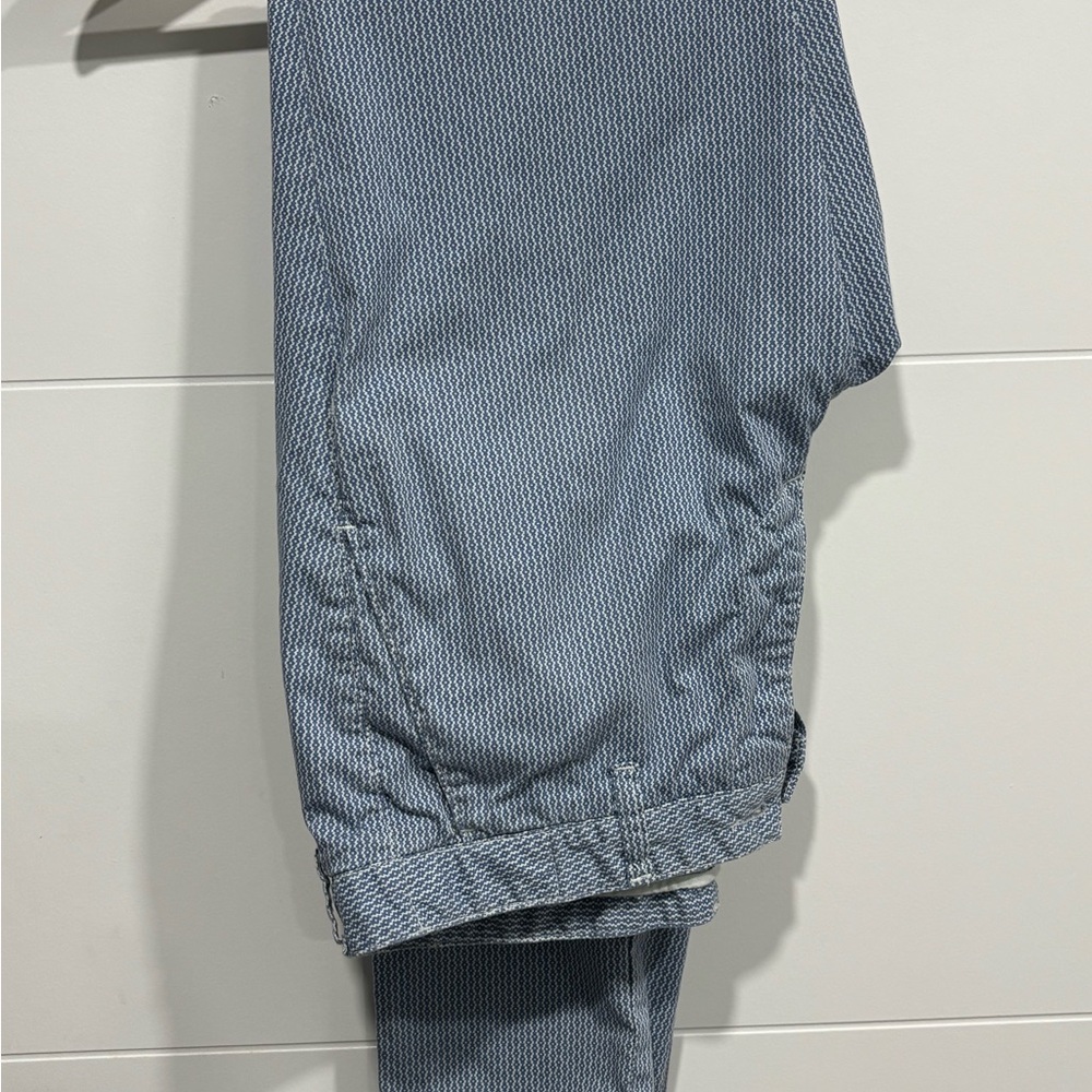 Blue patterned golf pant